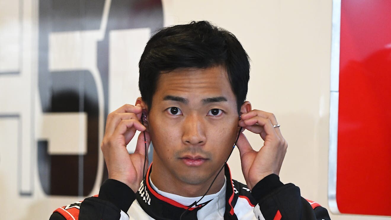 九游app官网下载-关于逆流而上的勇气：新秀车手的坚持与突破的信息