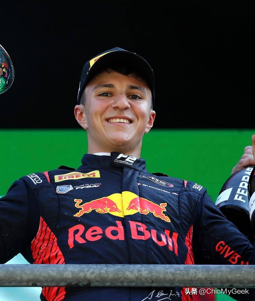 关于逆流而上的勇气：新秀车手的坚持与突破的信息