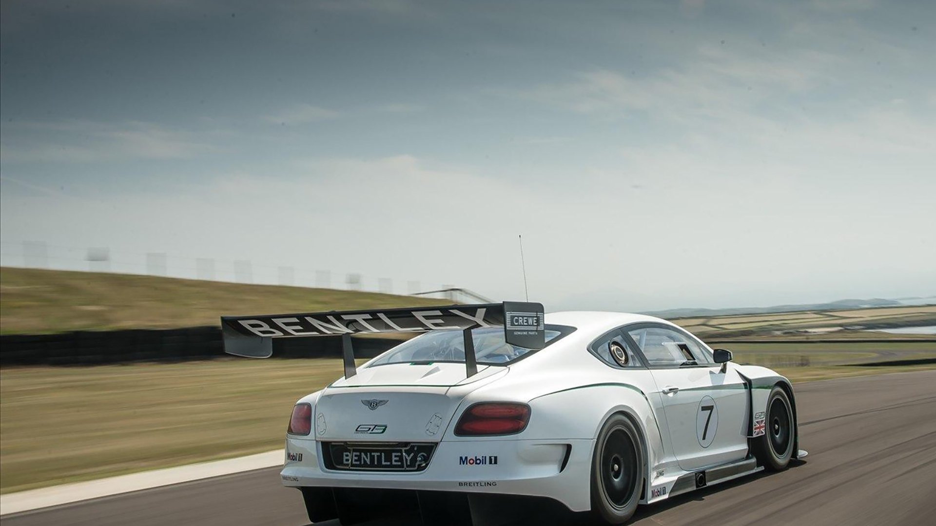 九游APP官网-电子竞技的历史学研究：发展历程与文化传承，电子竞技的起源与发展